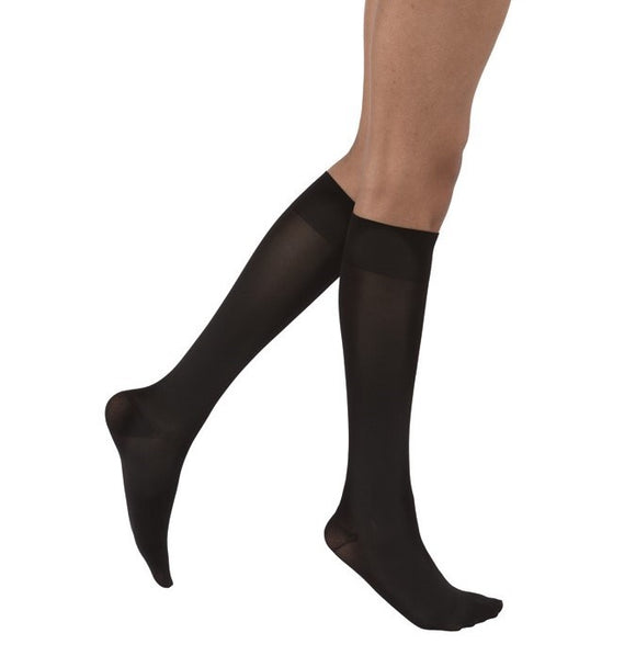 Jobst Opaque 15-20 mmHg Closed Toe Petite Knee Women's Compression Stockings